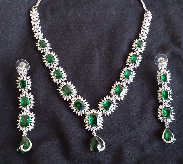 Emareld-Kundan-Stone-Necklace